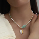 Collar Dorado moderno Perlas