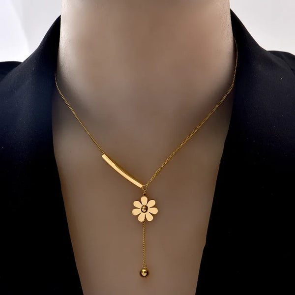 Collar Flor Minimalista