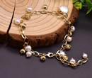 Pulsera Encanto Dorado: Perlas de Agua Dulce y Texturas del Sol