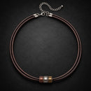 Collar de Cuero Doble con Detalle Metálico Tricolor